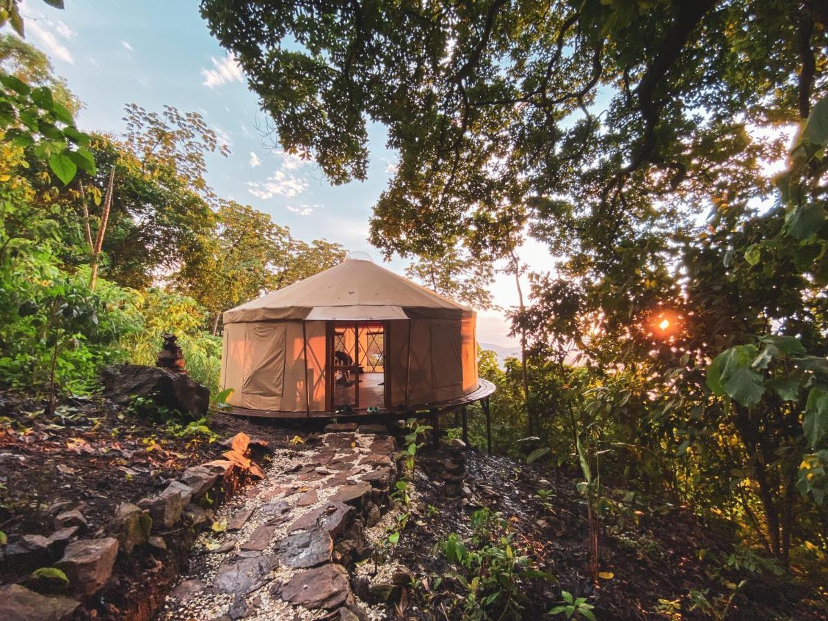 Отель Trekker Glamping Минка Экстерьер фото